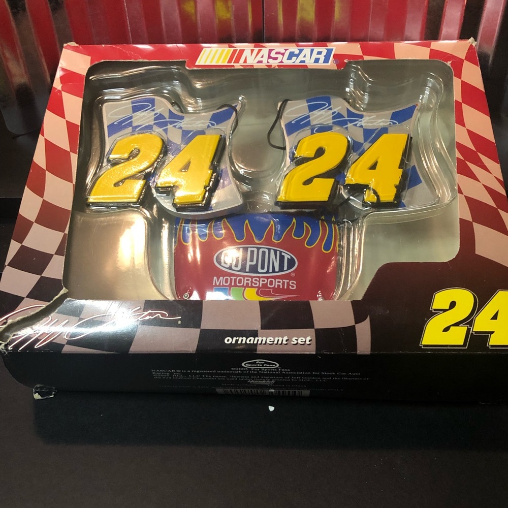 NASCAR HOLIDAY ORNAMENTS: Jeff Gordon 3 pcs